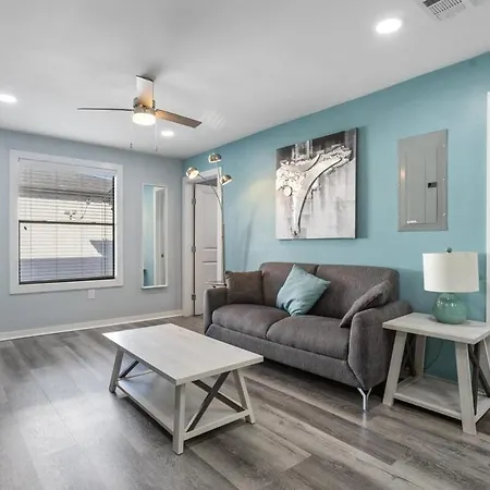 Arbor Villa 2 I 4 Apts Sleeps 24 Near Dtown